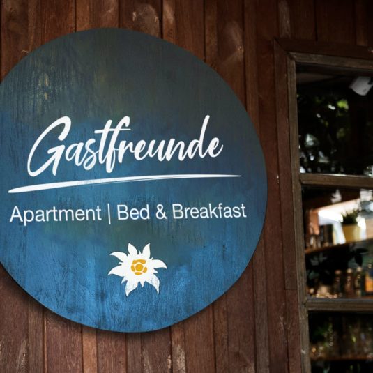 gastfreunde-mockup-logo gastfreunde-mockup-logo