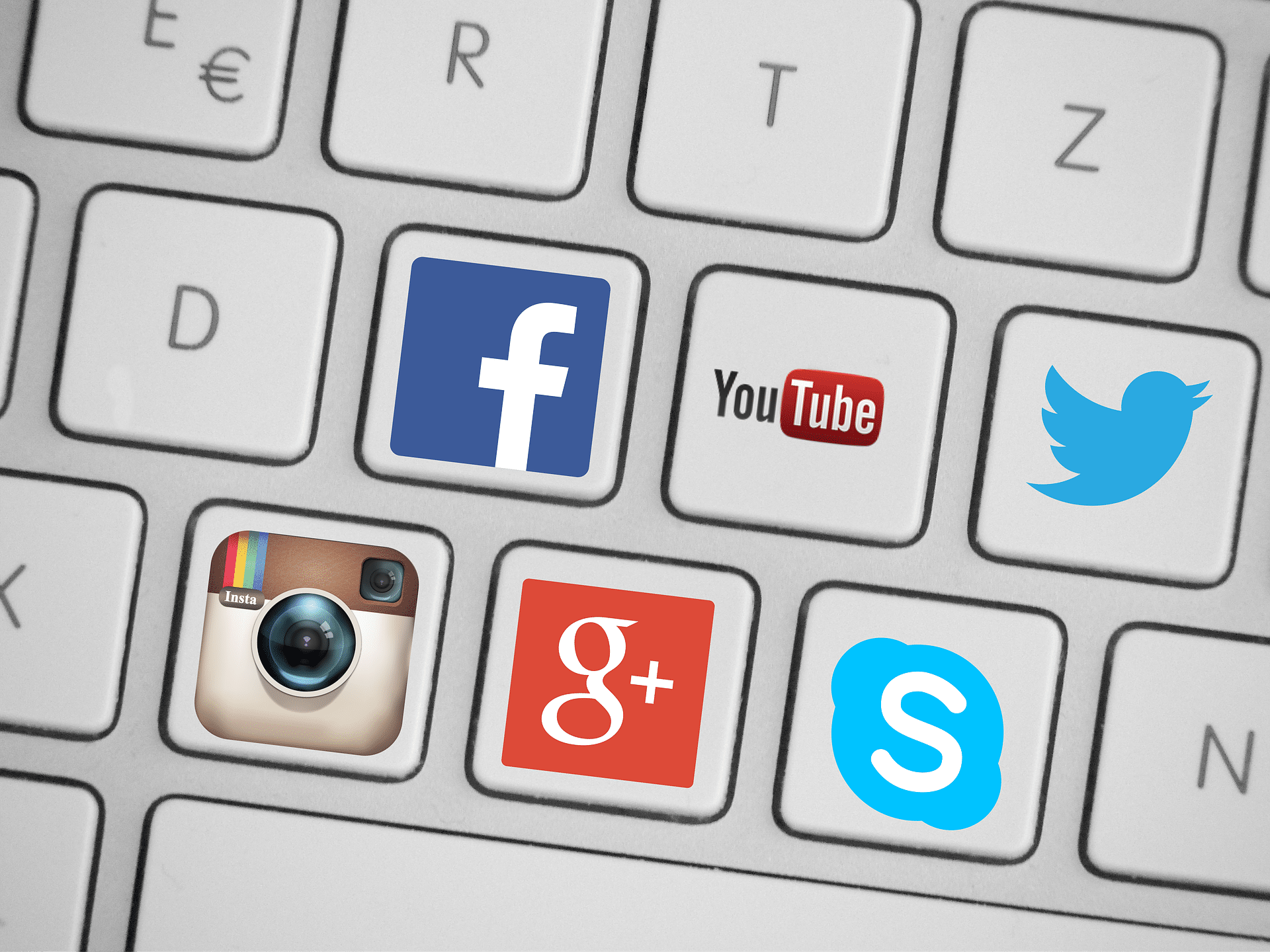 social-media-g37ac4eec5_1920